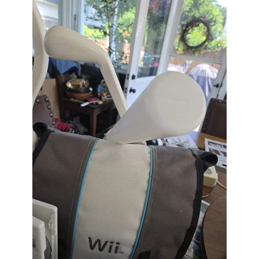 Complete Nintendo Wii Video Game White Console Bundle Case, Games & Accessories